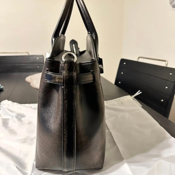 Coach Empire 40 Loved Leather - Picture 5 of 10